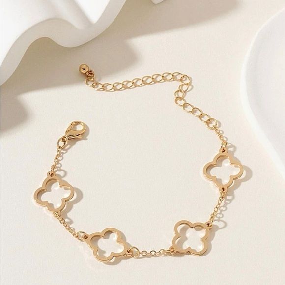 Gold Plated Stainless Steel Clover Charm Chain Bracelet - Picture 2 of 2